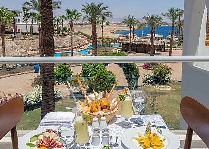 Club Reef & 4*