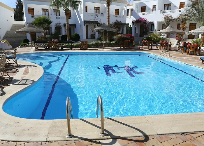 Club Reef & Resort 4*